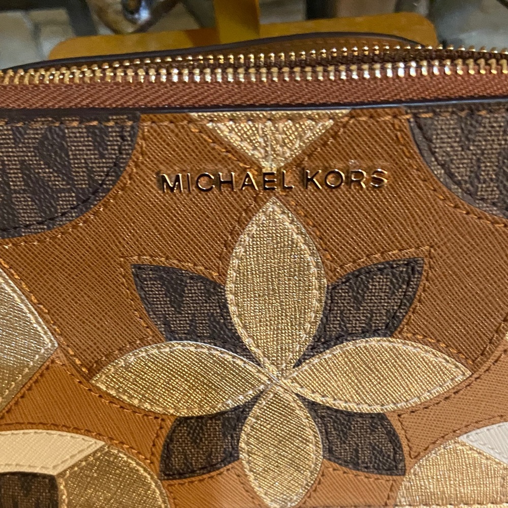 Michael Kors Tan and Gold Floral Wristlet - Picture 2 of 7